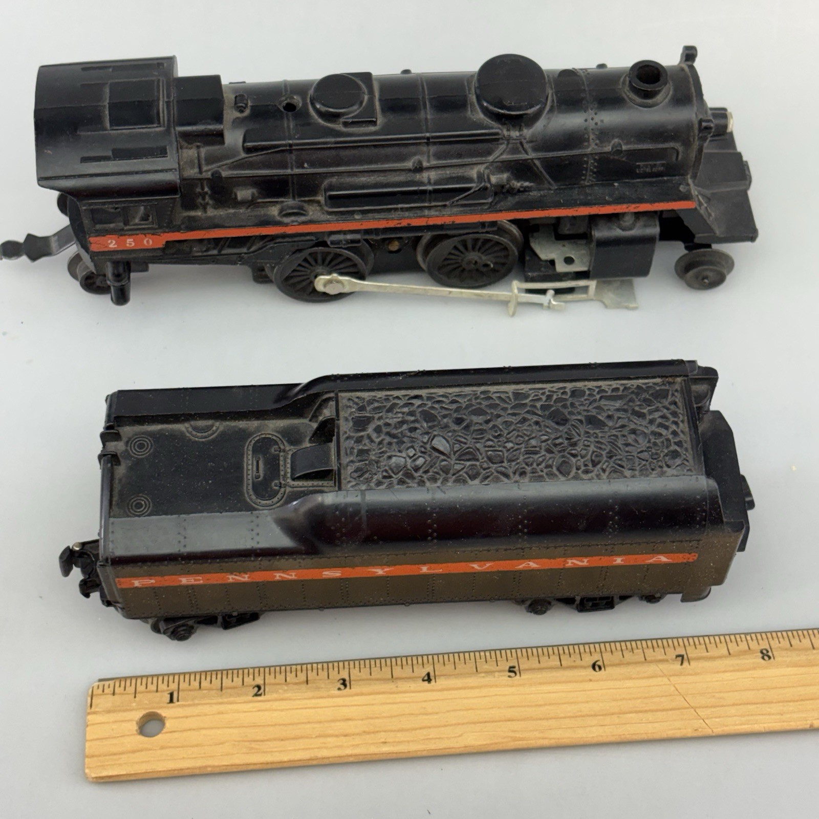 Lionel O27 Gauge 2-4-2 Pennsylvania #250 Steam Locomotive & Tender Orange Stripe