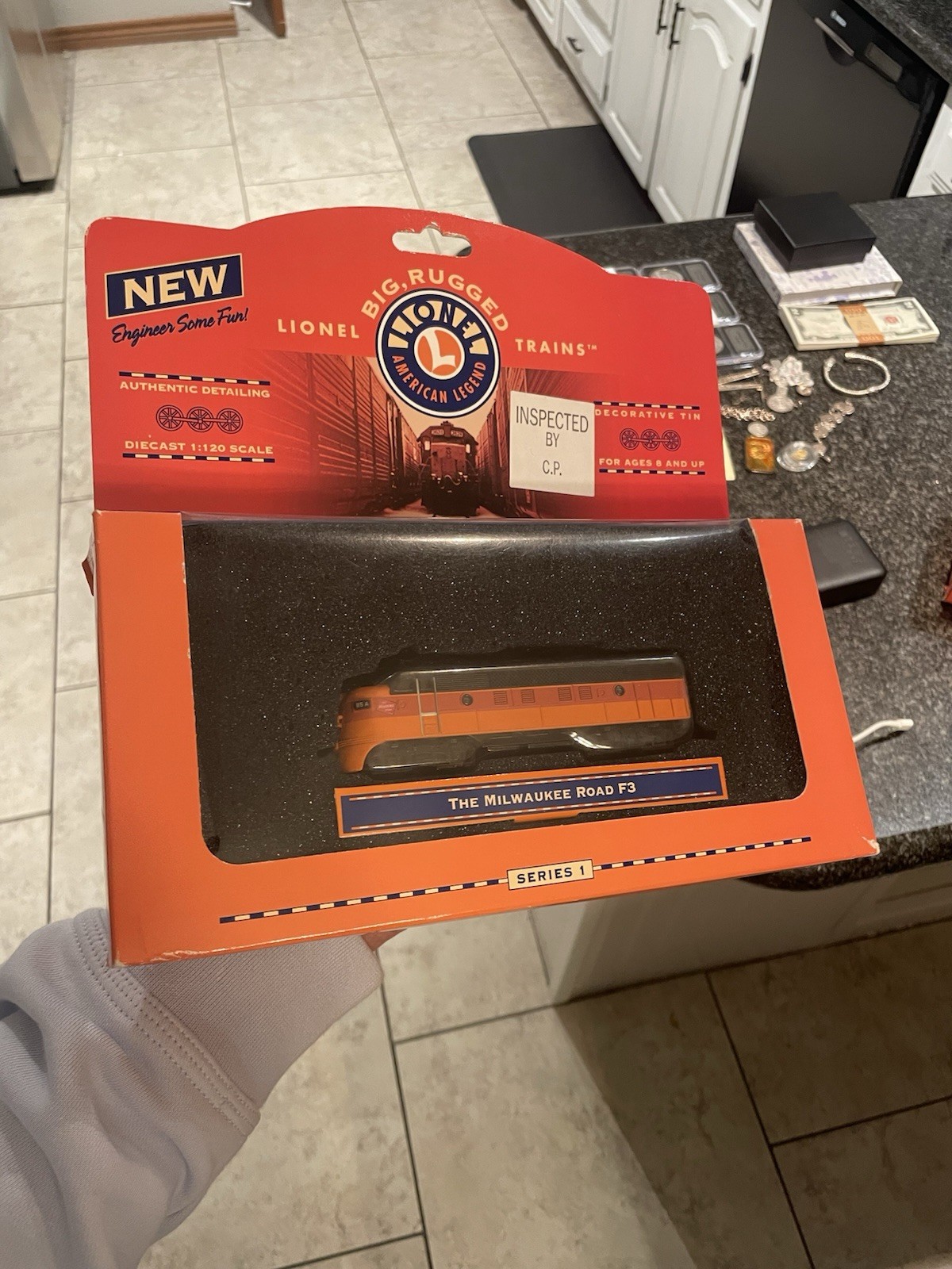 1998 LIONEL F3 SERIES THE MILWAUKEE ROAD F3 1:120 SCALE DIECAST SERIES 1