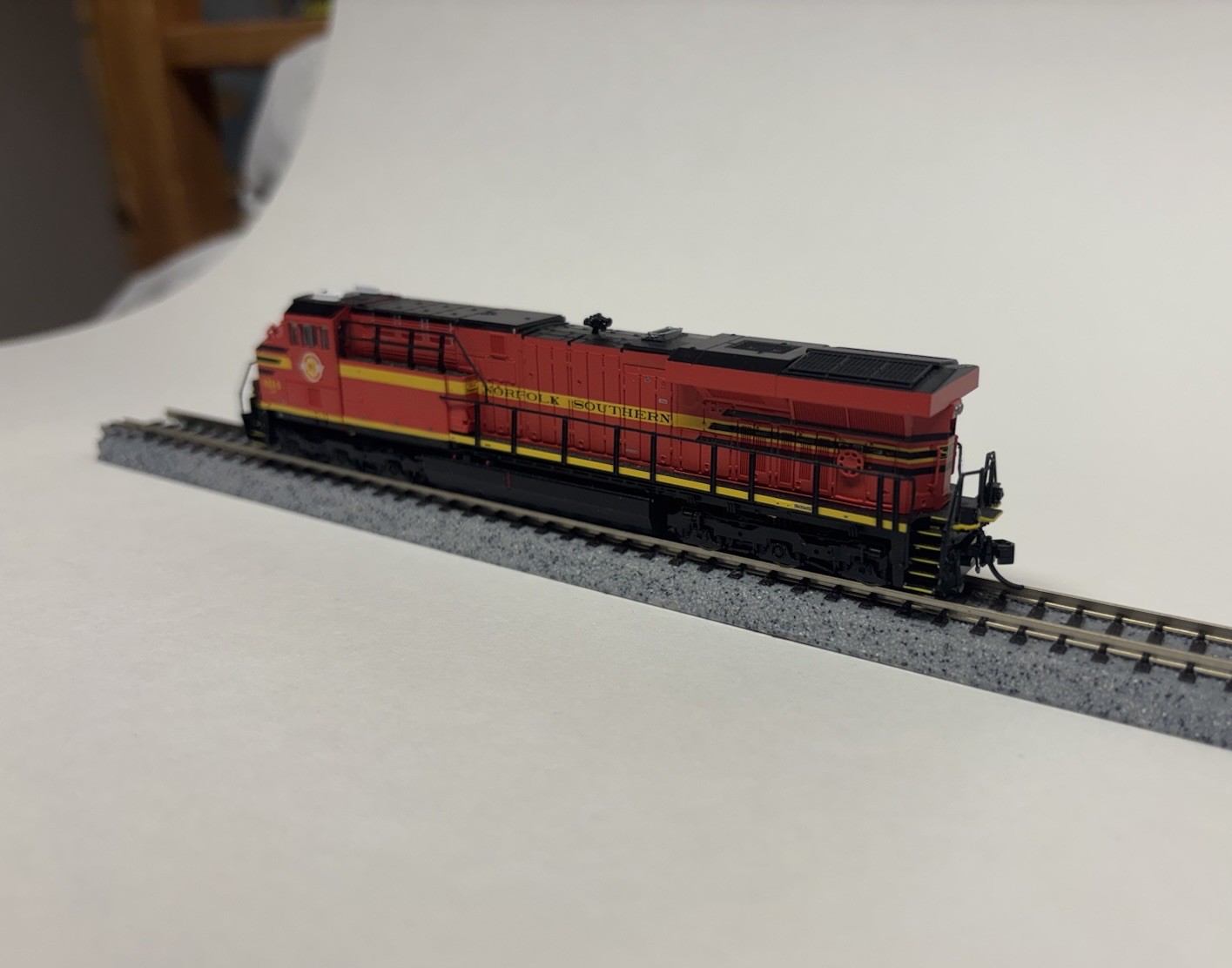 Broadway Limited N-Scale GE ES44AC NS #8114 DCC – Fully functional, Complete OGP