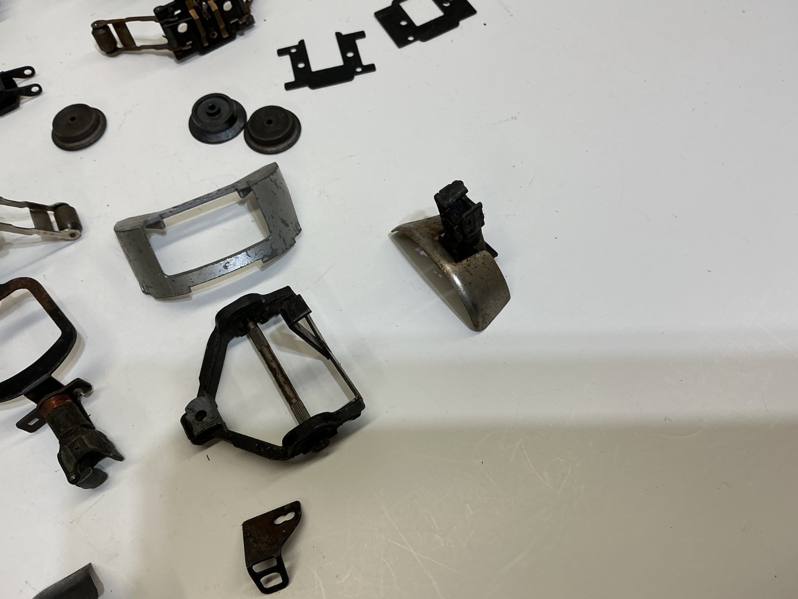 LIONEL ASSORTED F3 TRUCK PARTS