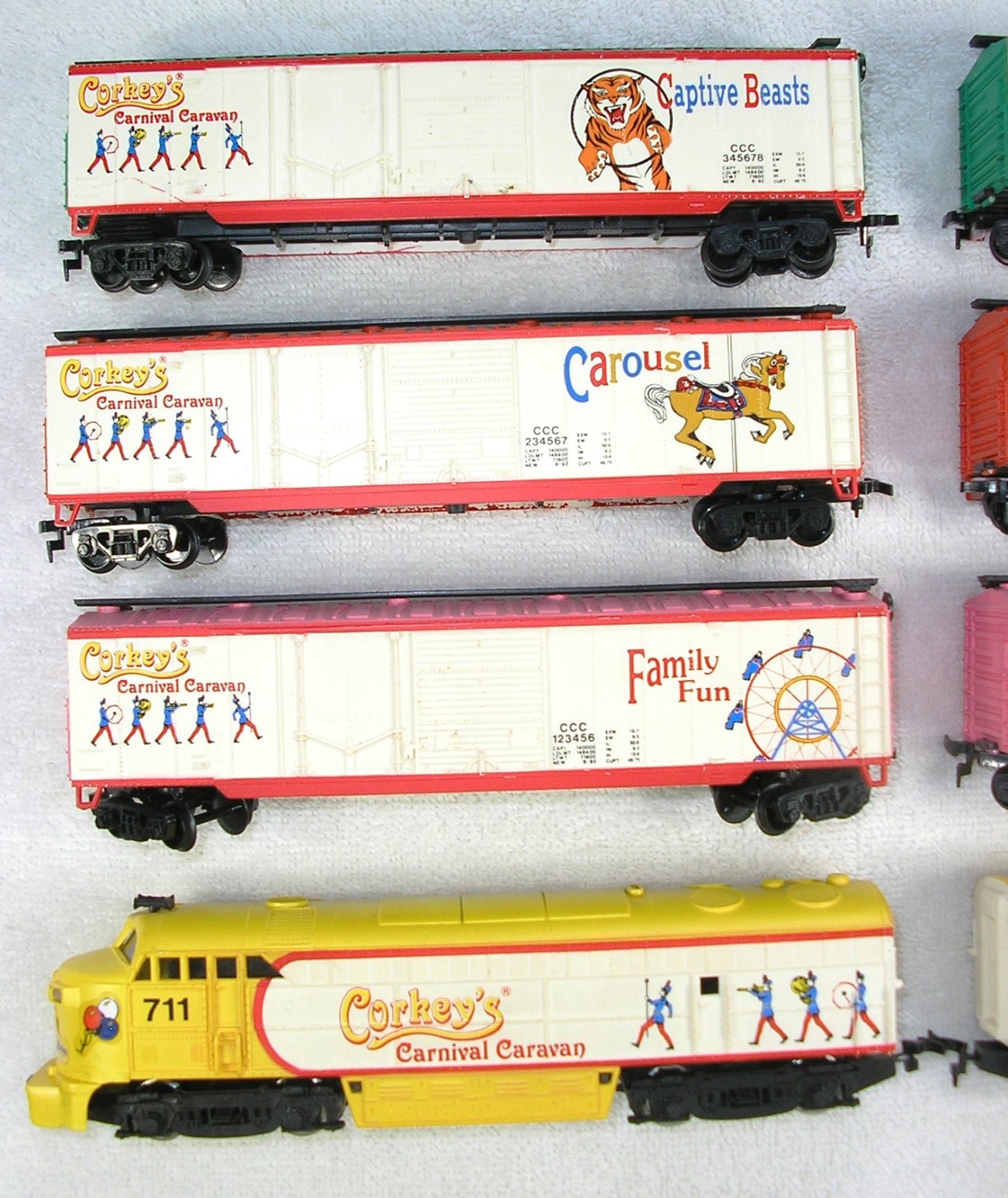 IHC/Mehano DL-109 Style #711 Corkey’s Carnival Caravan (2), Slovenia, NO Caboose