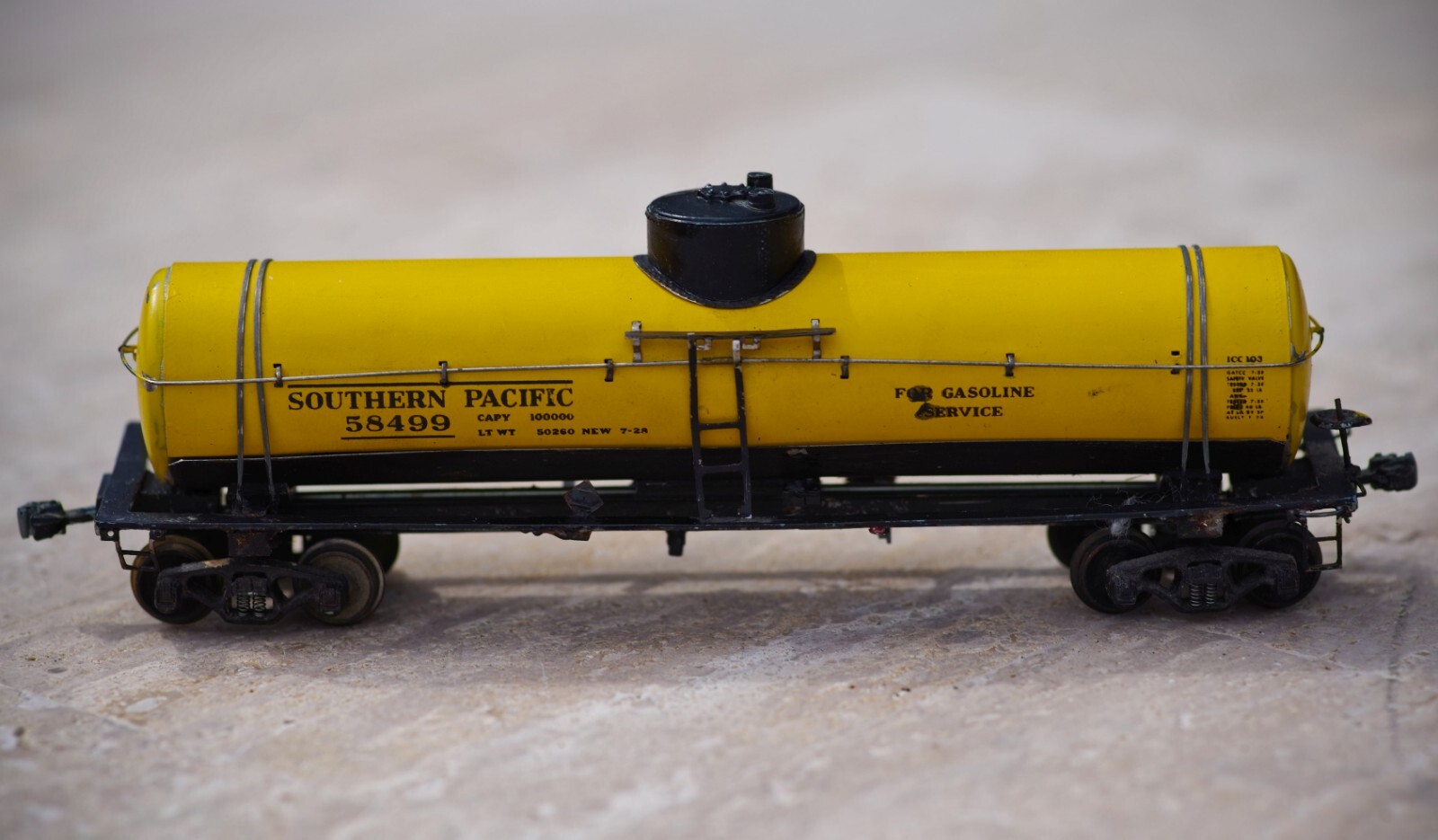 VINTAGE Athearn Roundhouse SP GASOLINE SERVICE TANK CAR HO Made in USA 1950’s