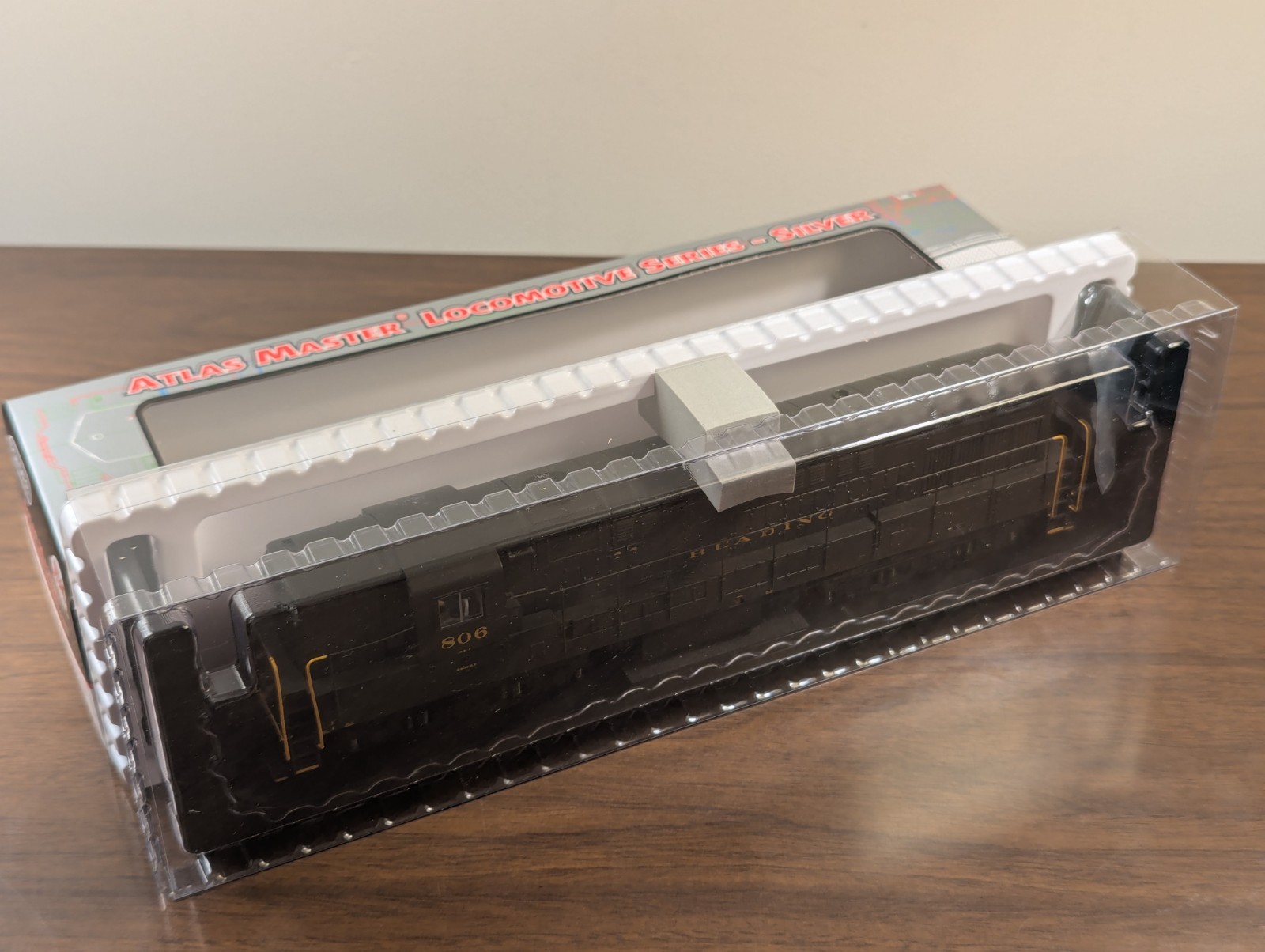 Atlas Master Silver Series HO Scale FM Trainmaster Reading #806 DCC Ready