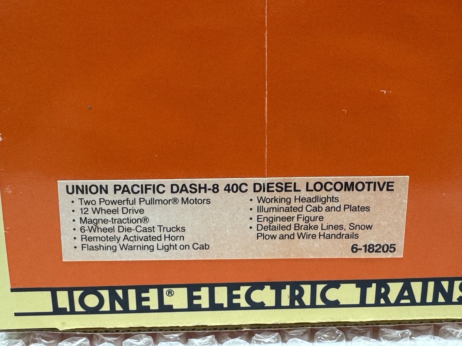 Lionel 6-18205 UNION PACIFIC DASH-8 40C Diesel Locomotive #9100