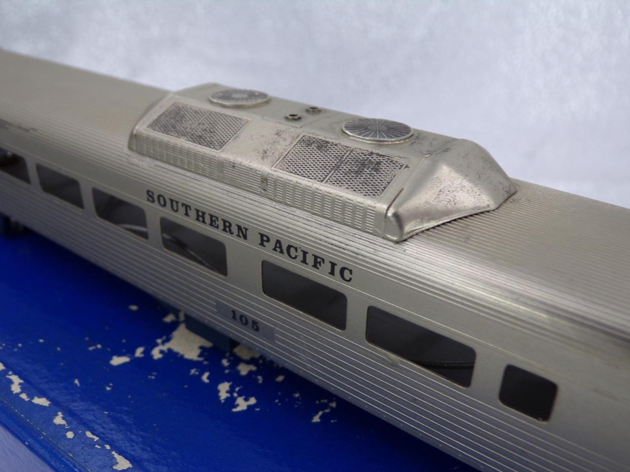 Boxed NJ Custom RDC3 Southern Pacific locomotive HO gauge F53