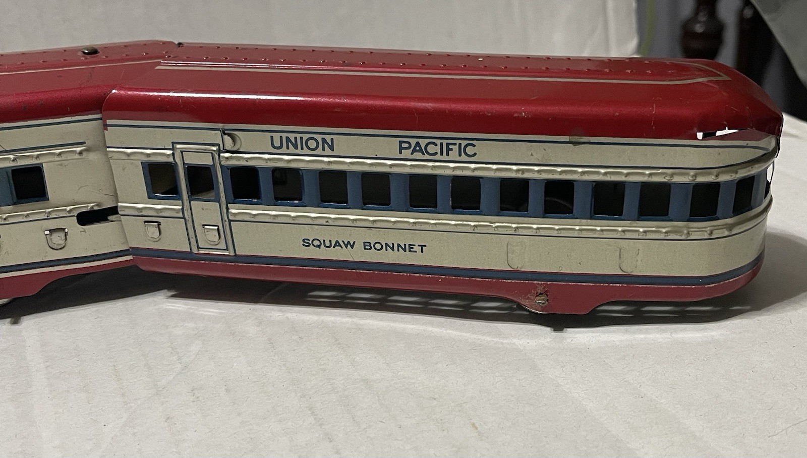 1950-MARX UNION PACIFIC M10005 LITHO TIN TOY TRAIN SET-LOCOMOTVE & 3 CARS