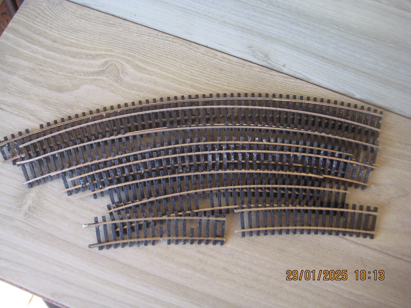 MODEL RAILWAYS HORNBY CURVED TRACK 9 PIECES VARIOUS LENGTHS May need Clean