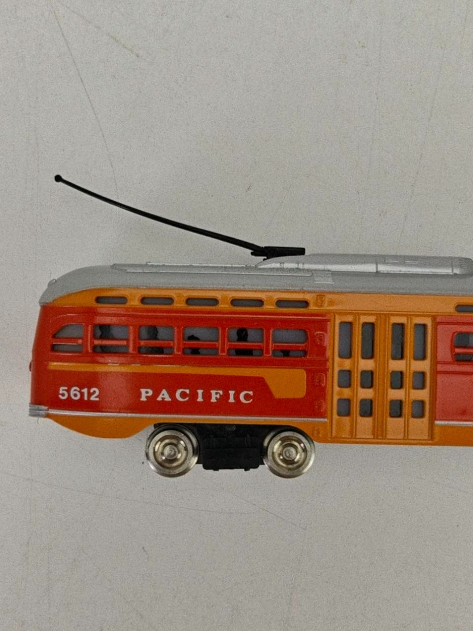 Bachmann Streamline PCC Trolley #5612 Broadway Pacific Electric HO Tested Read