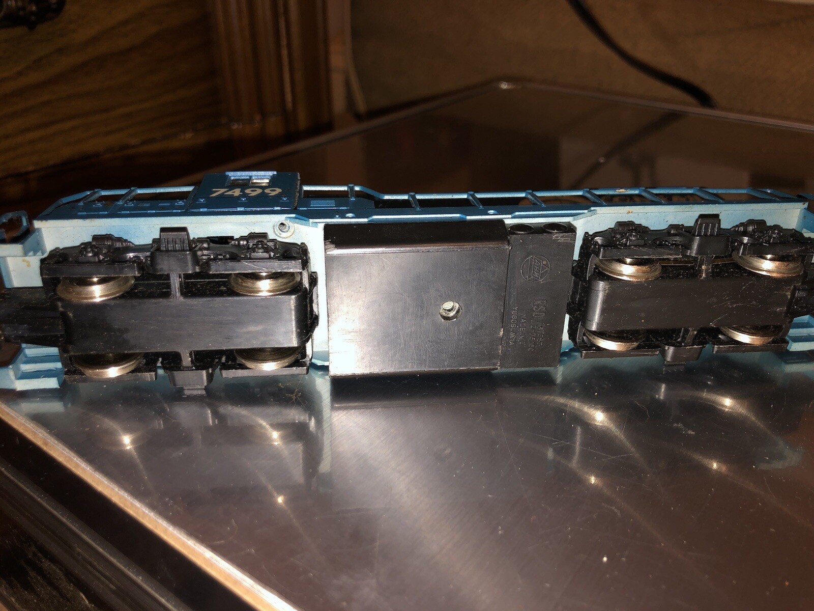 AHM Conrail Ho Scale With Blinking Safety Light #7499