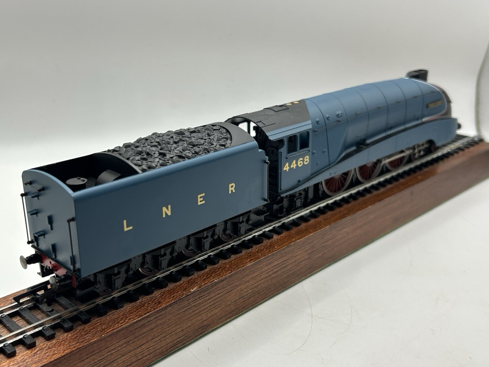 OO Hornby R3395TTS LNER Class A4 4-6-2 Pacific ‘Mallard’ TTS Sound – (EXCELLENT)