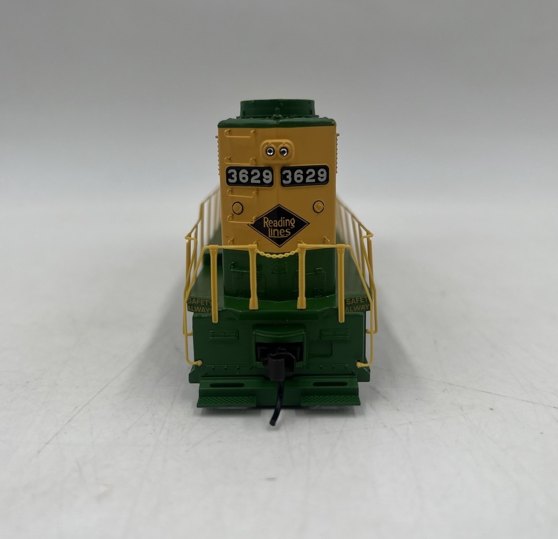 HO Scale Athearn RTR 91719 Reading Line GP35 Diesel Cab 3629 DCC