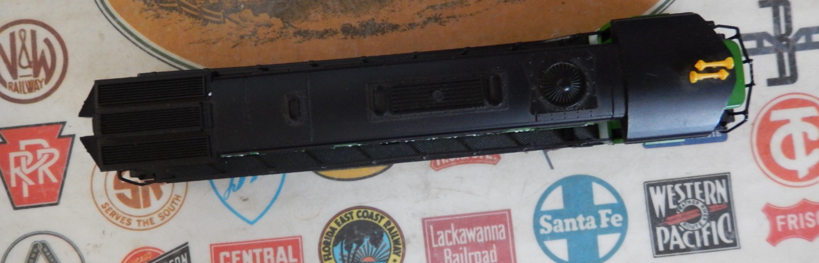 Ho Scale AHM Burlington Alco Century 424 Diesel Loco #853***NICE LQQK***