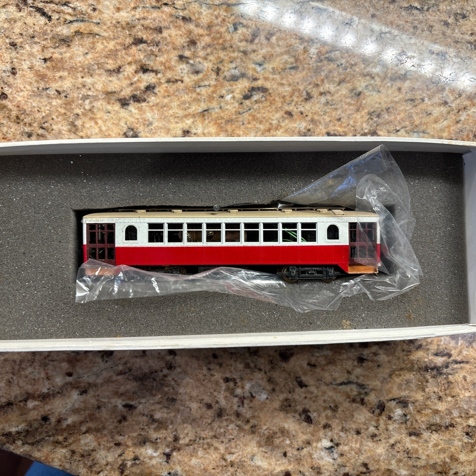 The Car Works BRASS INTERURBAN TROLLEY CURVESIDER HO *CUSTOM-PAINT *
