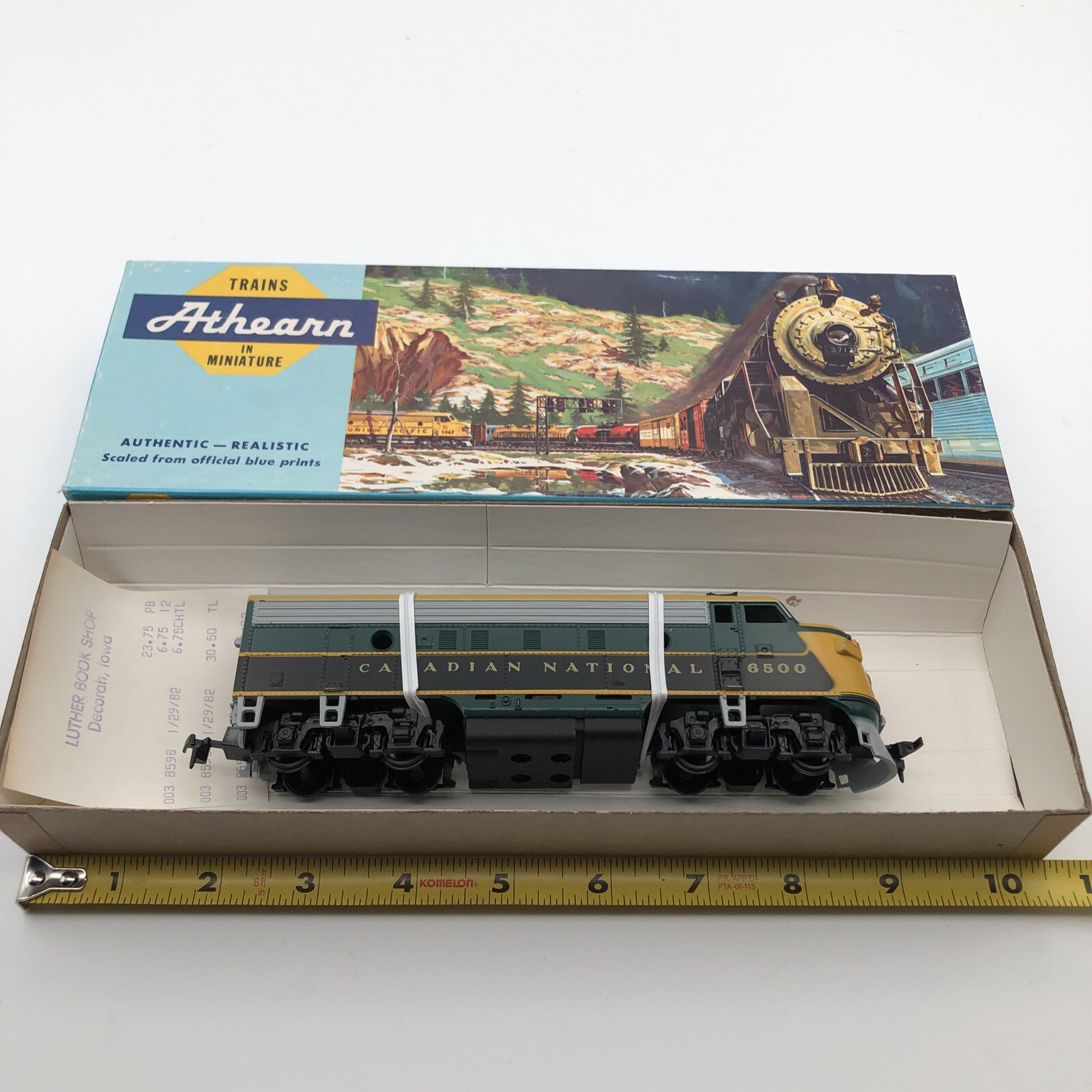 Athearn HO Canadian National Dummy Locomotive Engine Train Toy 3025 6500 New
