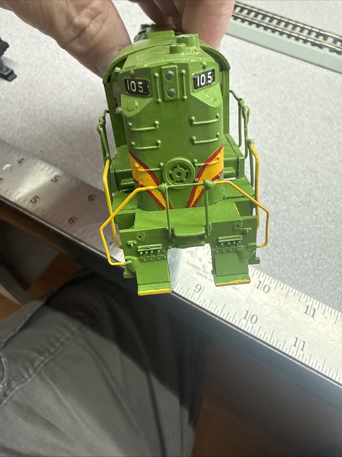 Athearn RS11 ALCO AIR TANKS FILLED IN ON FRAME this One Has Me Stumped Ho look