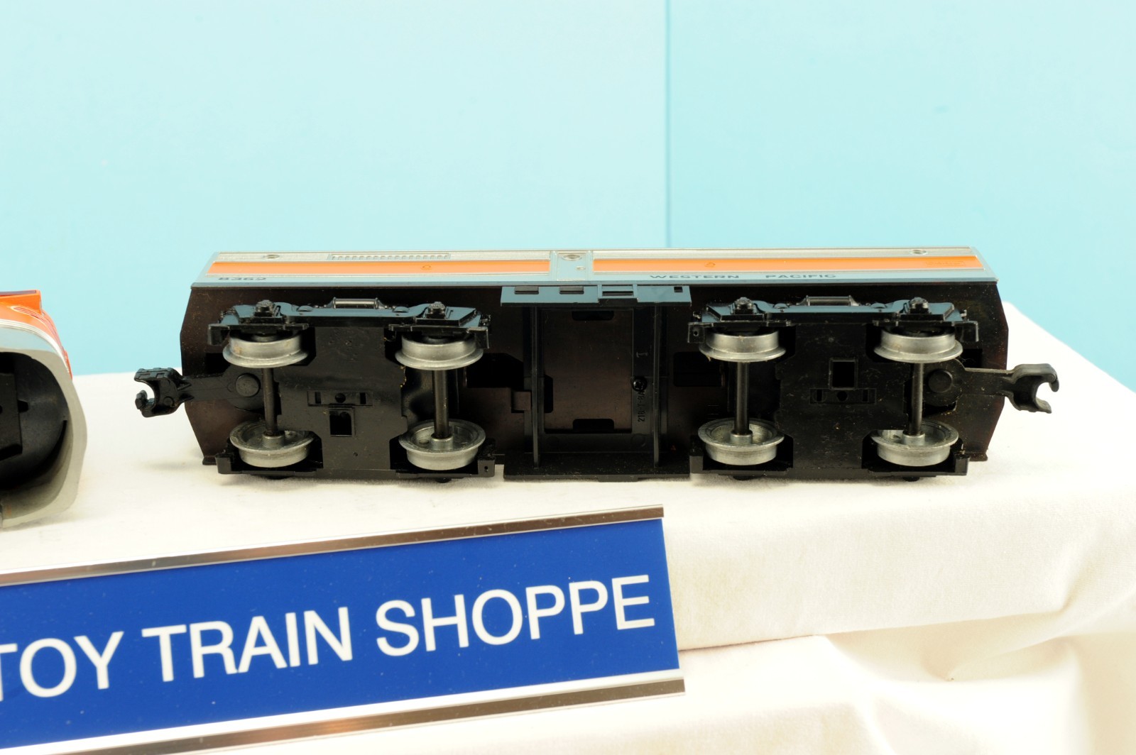 LIONEL 8361 & 8362 WESTERN PACIFIC ALCO FA-2 AB DIESEL SET. GOOD COND. LOT # 2.