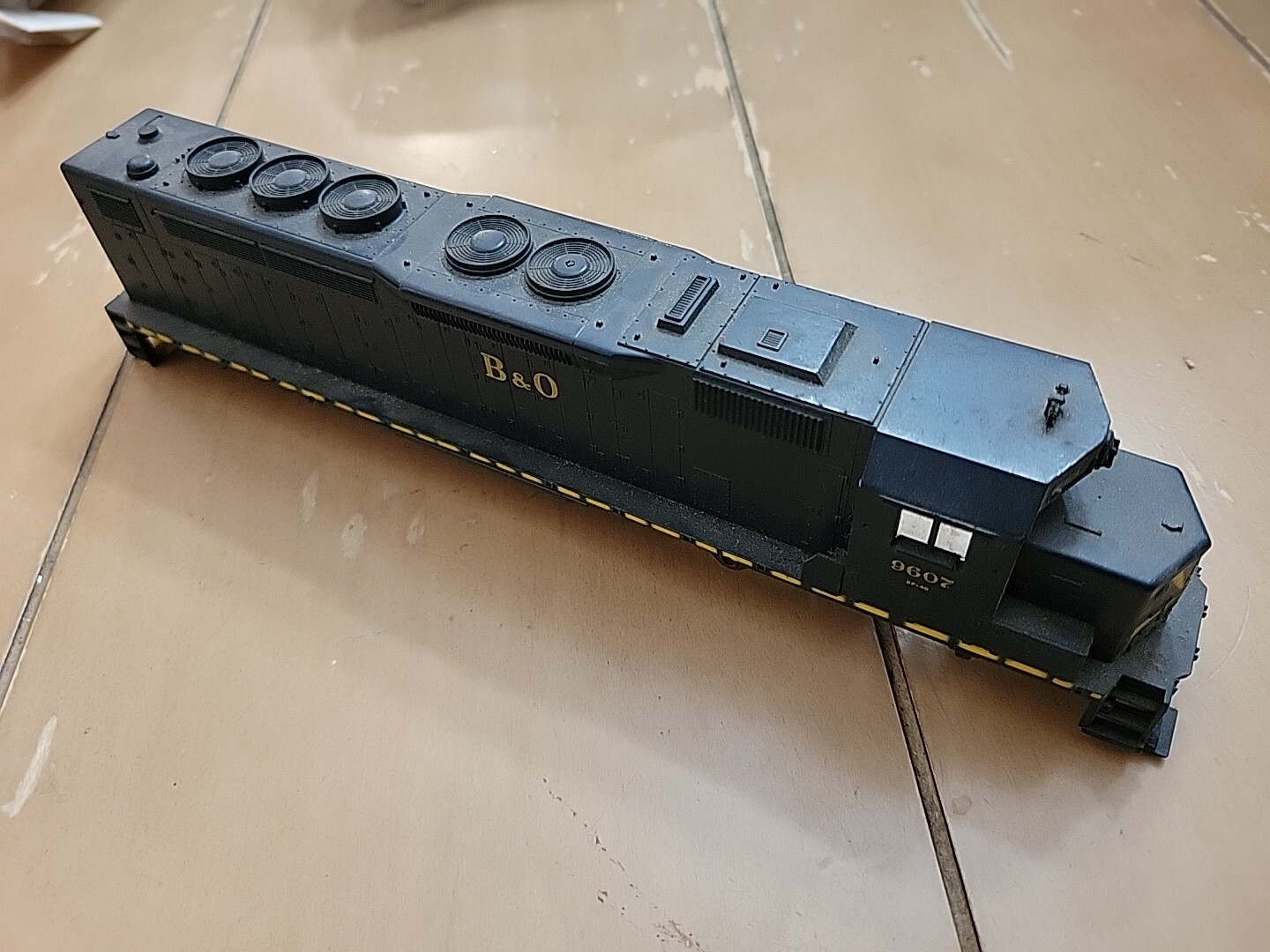 Athearn HO 4101 B&O Baltimore & Ohio #9607 SDP-40 Diesel Locomotive Shell Used