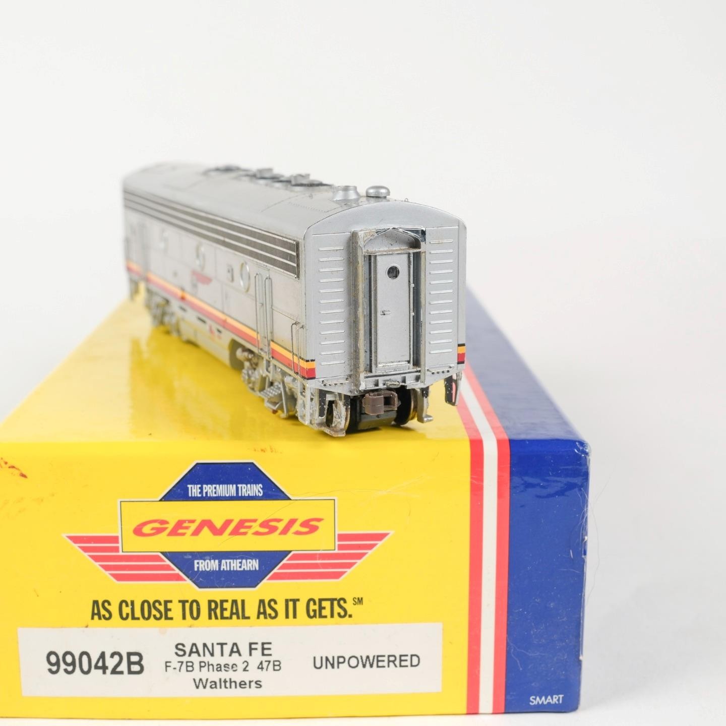 Athearn Genesis HO Scale Santa Fe F-7B Diesel Locomotive DC Powered Unit