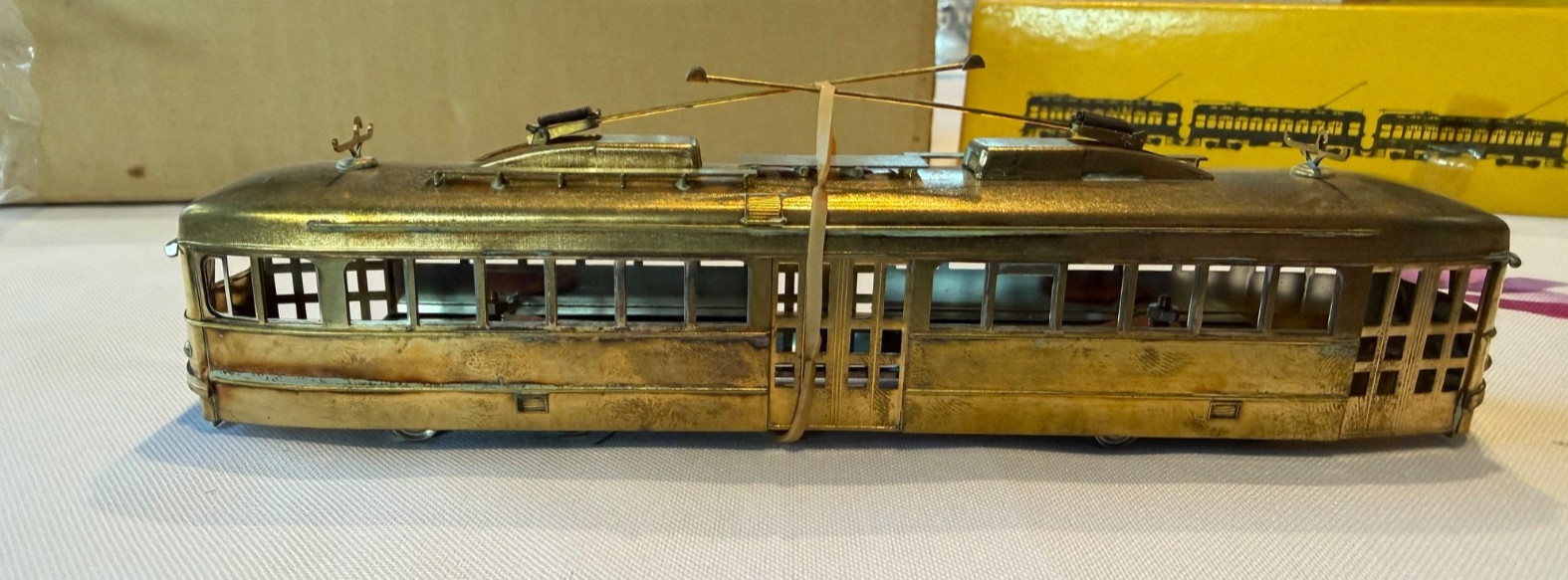 HO SUYDAM #5001T PACIFIC ELECTRIC DOUBLE-END “P.C.C.” STREETCAR ( NOT POWERED)