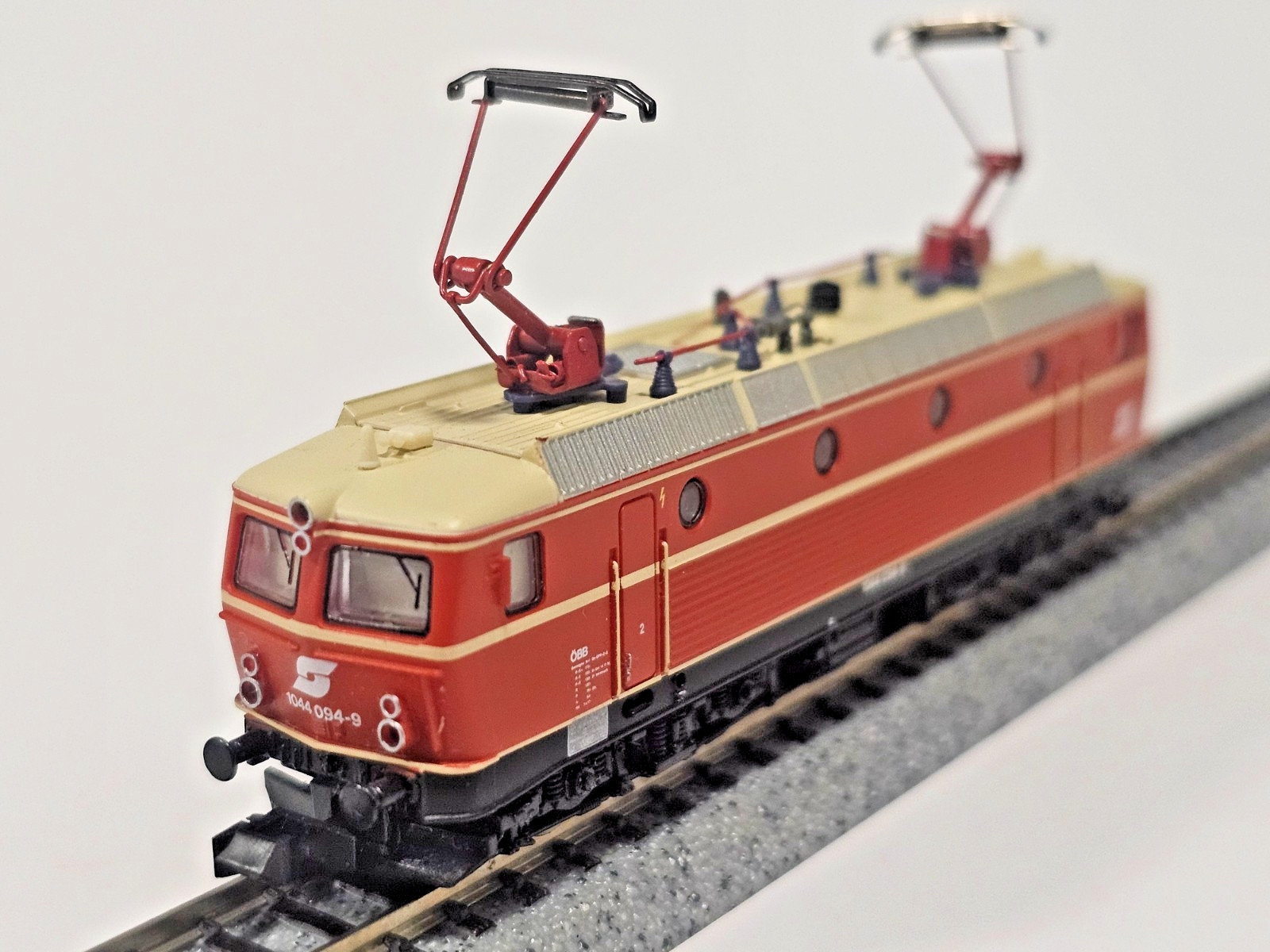 N SCALE ROCO 43658 OBB ÖBB CLASS BR 1044 077-4 E-LOK ELECTRIC LOCOMOTIVE AUSTRIA