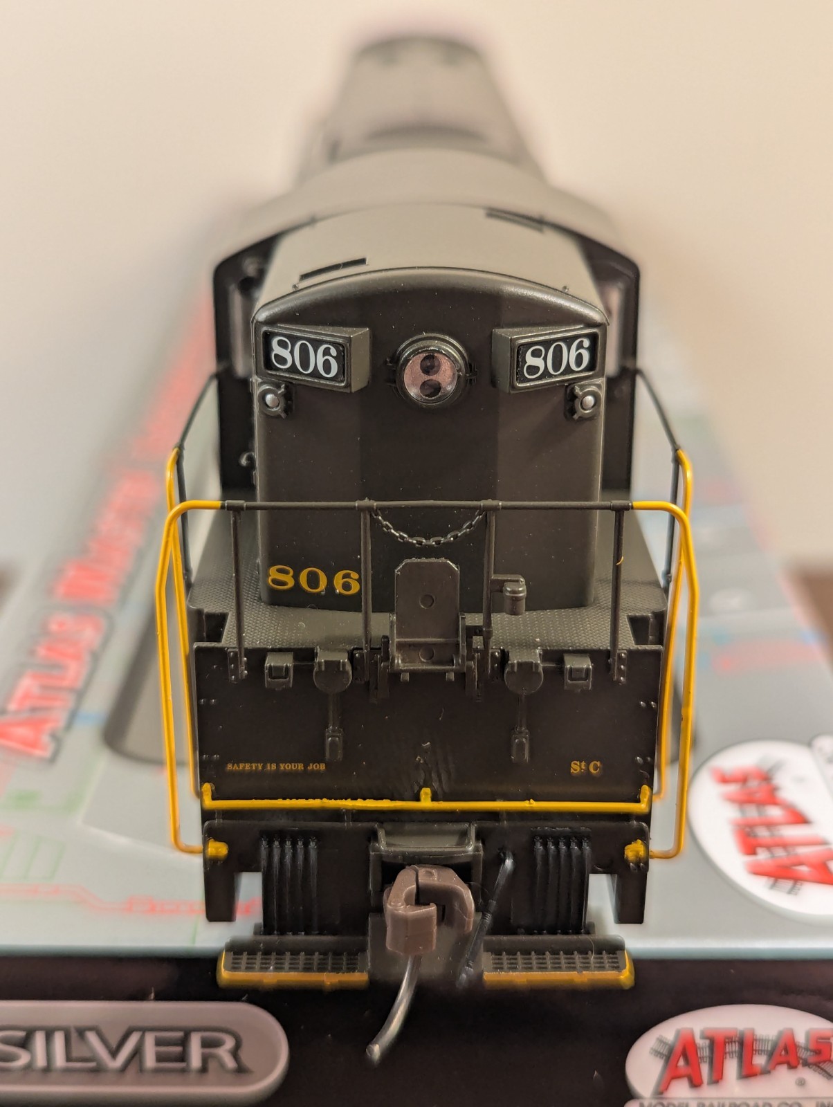 Atlas Master Silver Series HO Scale FM Trainmaster Reading #806 DCC Ready