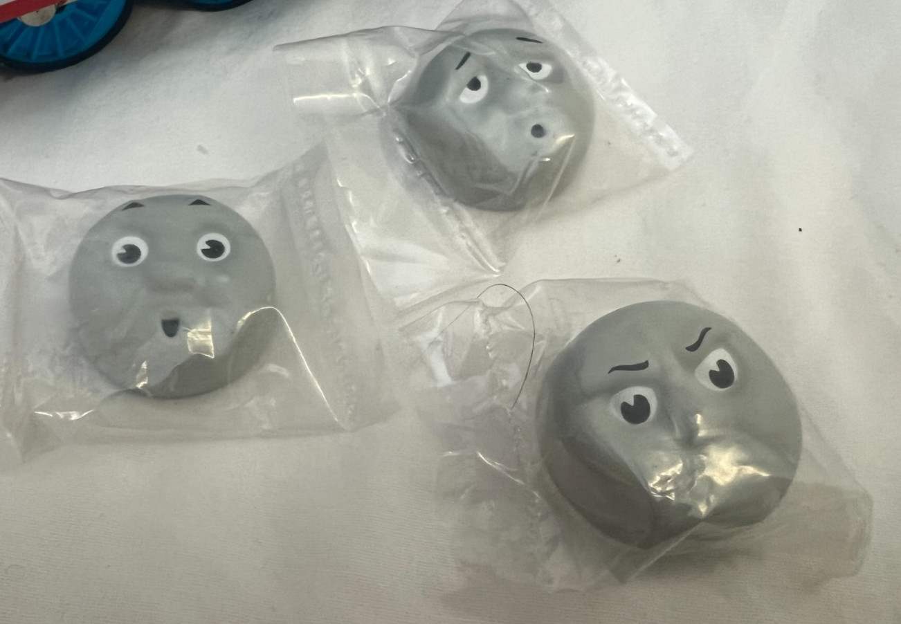LIONEL Thomas The Tank Engine w/Four Removable Faces