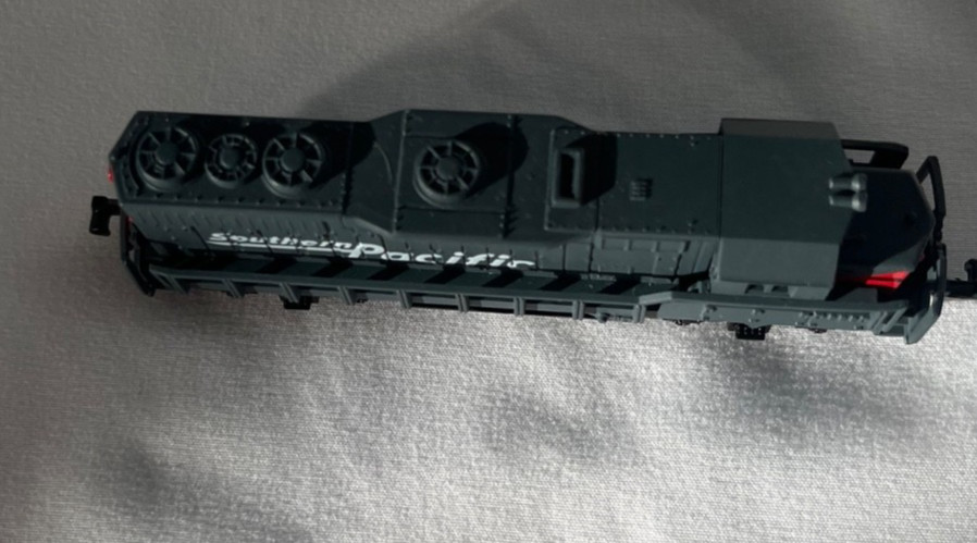 Southern Pacific Toy Train High Speed Locomotive 9725 Gray Red EUC