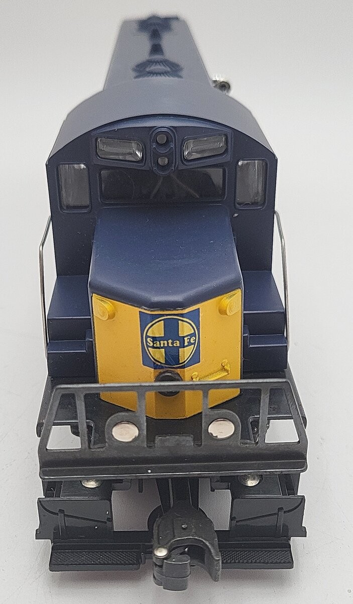 Lionel 6-8352 O Gauge Santa Fe GP-20 Powered Diesel Locomotive #8352/Box