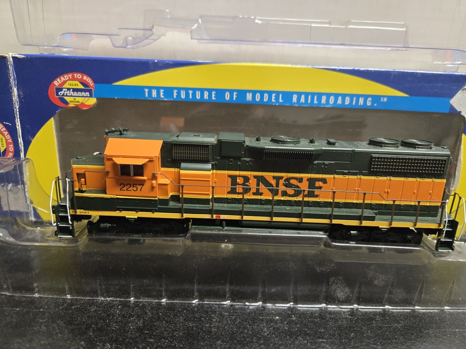 HO Scale Athearn RTR 7993 BNSF Railway GP38-2 #2257 Heritage 1, DCC Ready