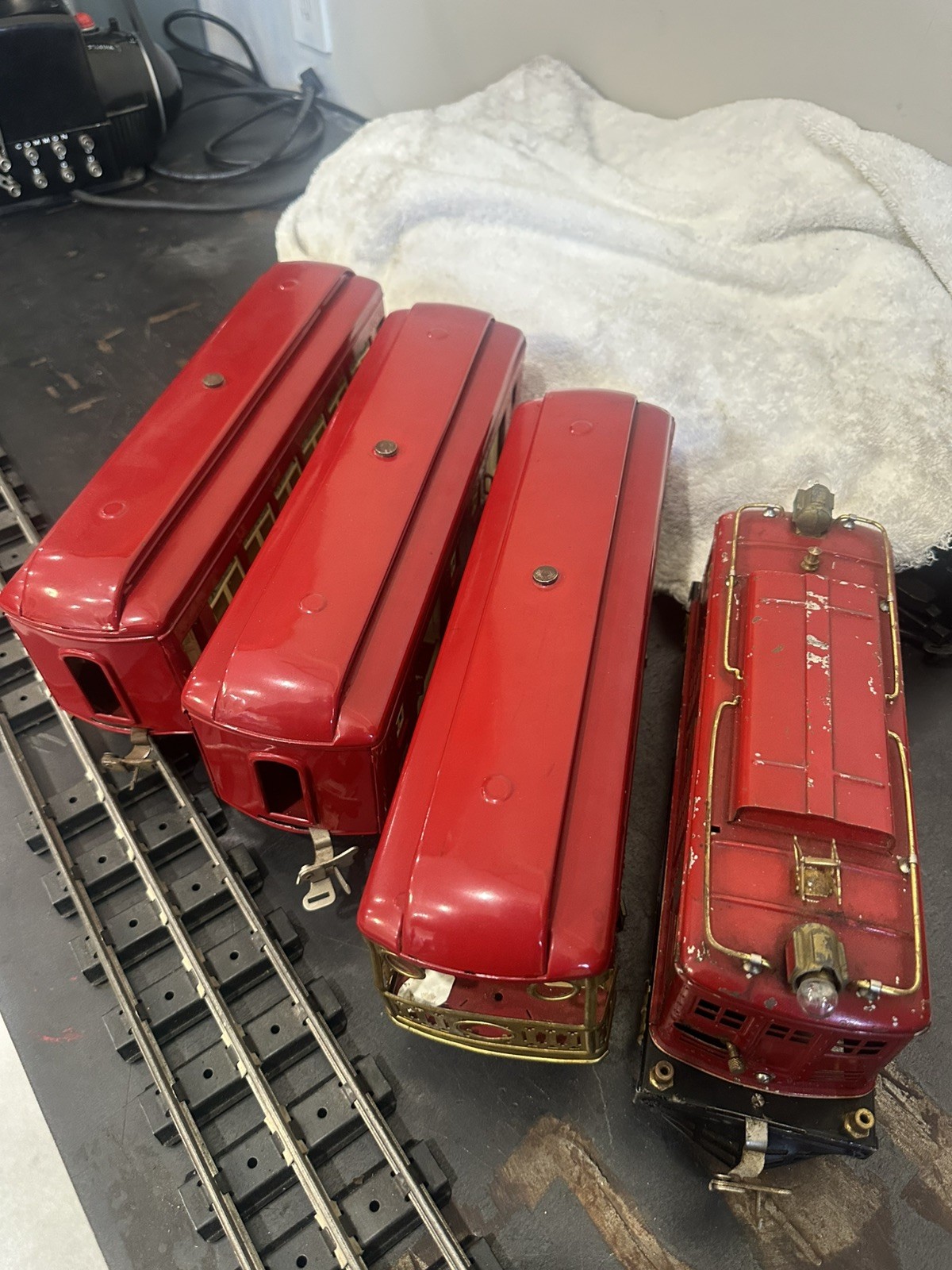 Lionel Prewar Standard Gauge No. 8 Red Electric Engine, 339,332,342 Cars, Runs!