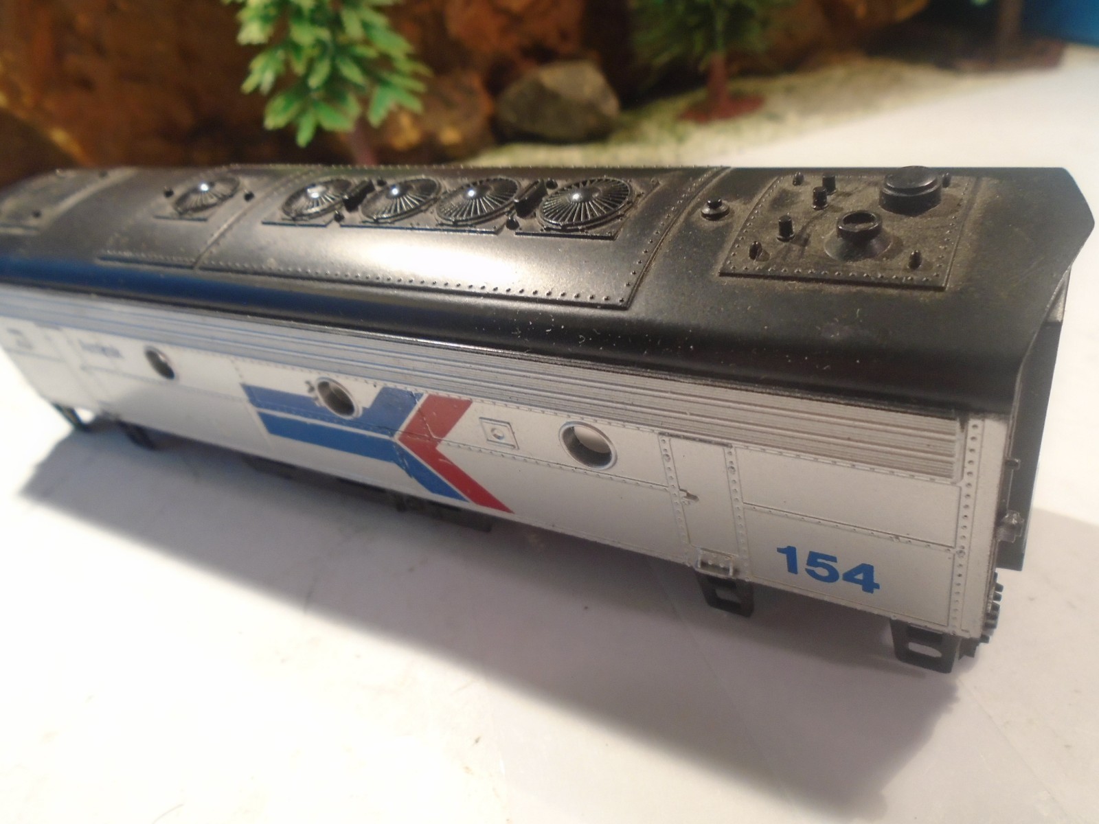 HO SCALE EMD F-7B, No 154 SHELL ONLY IN NEAR MINT CONDITION. 5-229-5