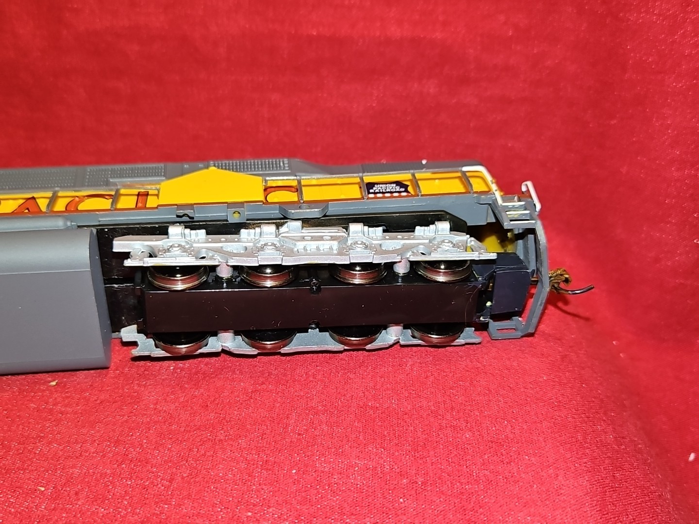Bachmann HO Union Pacific Dd40AX 16 Wheel Diesel Locomotive # 6936