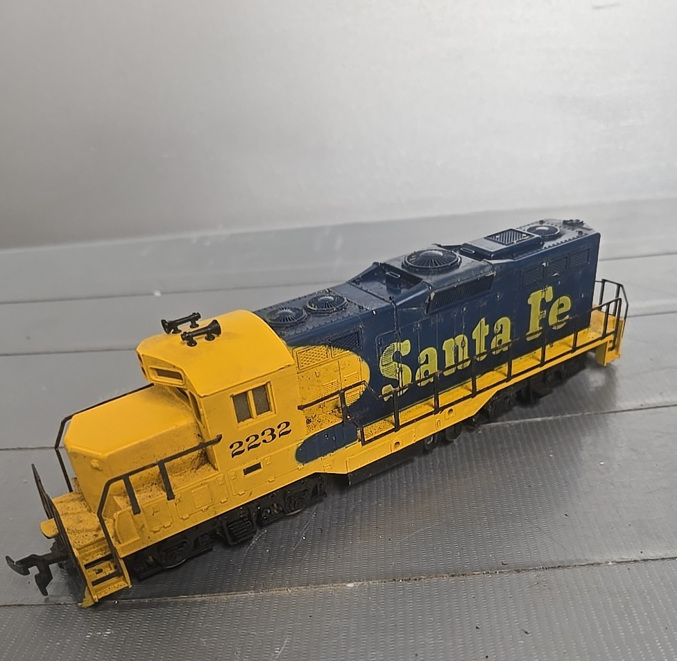 COX Vintage HO scale #2232 Blue Santa Fe Diesel locomotive Untested