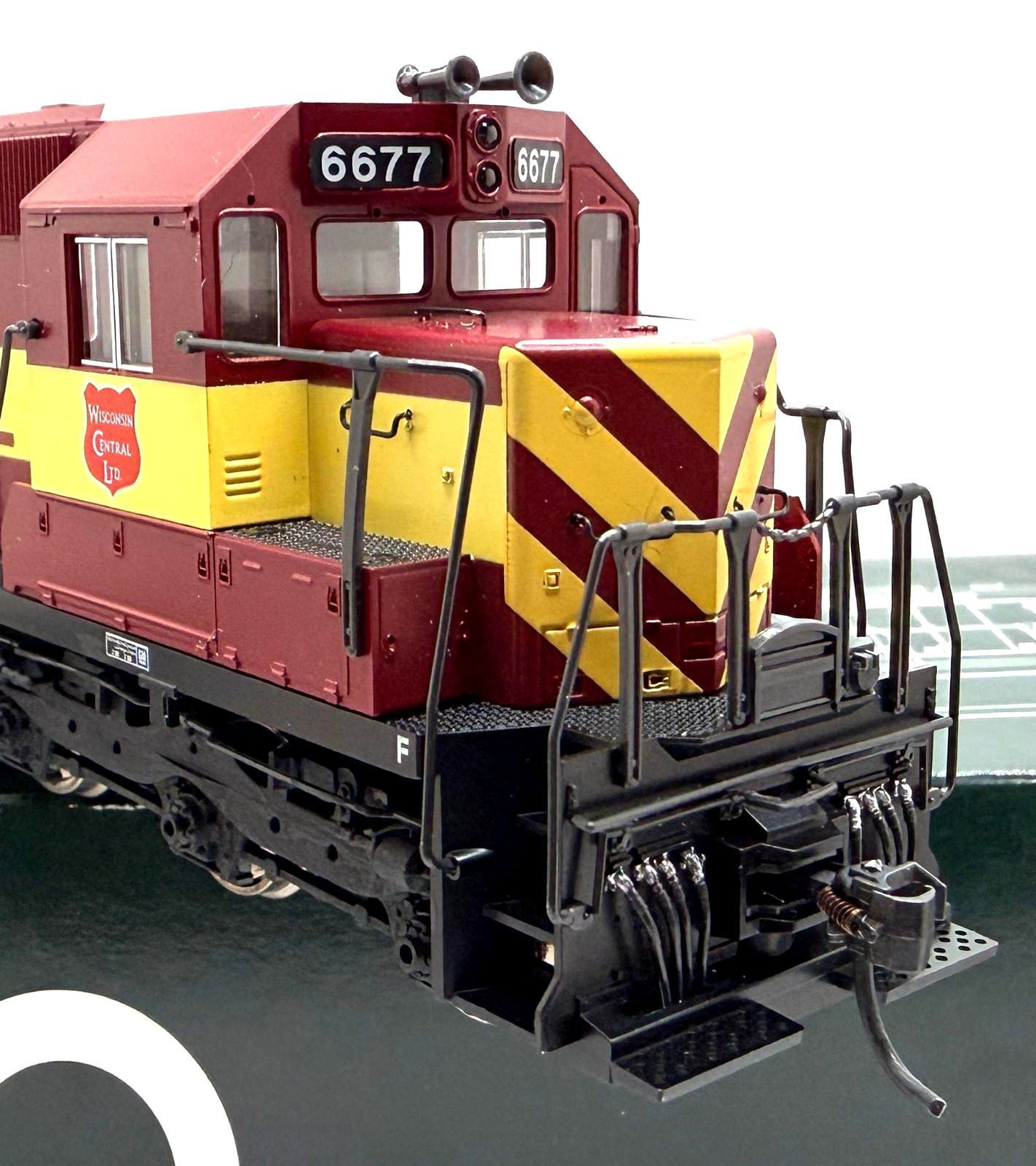 HO KATO 37-1744 EMD SD45 WISCONSIN CENTRAL # 6677 DCC SOUND INSTALLED