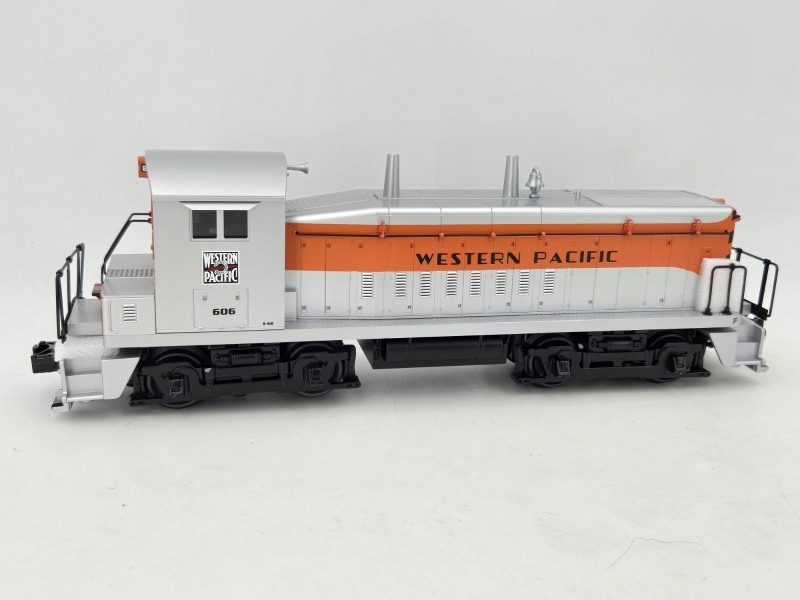 MTH 30-2366-1 Western Pacific SW-9 Switcher Diesel Engine – Proto 2 – VIDEO