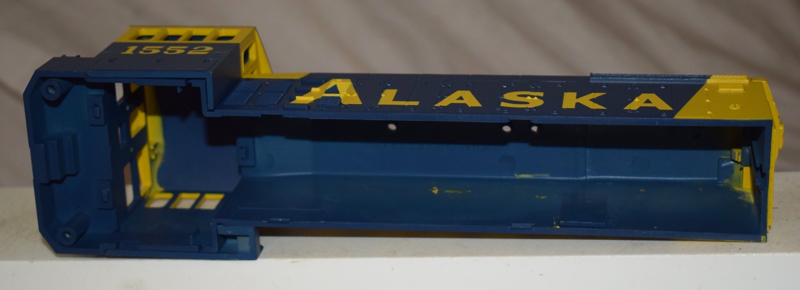 MTH SW-1500 Diesel Locomotive Shell Alaska Railroad #1552 – O Gauge Sample