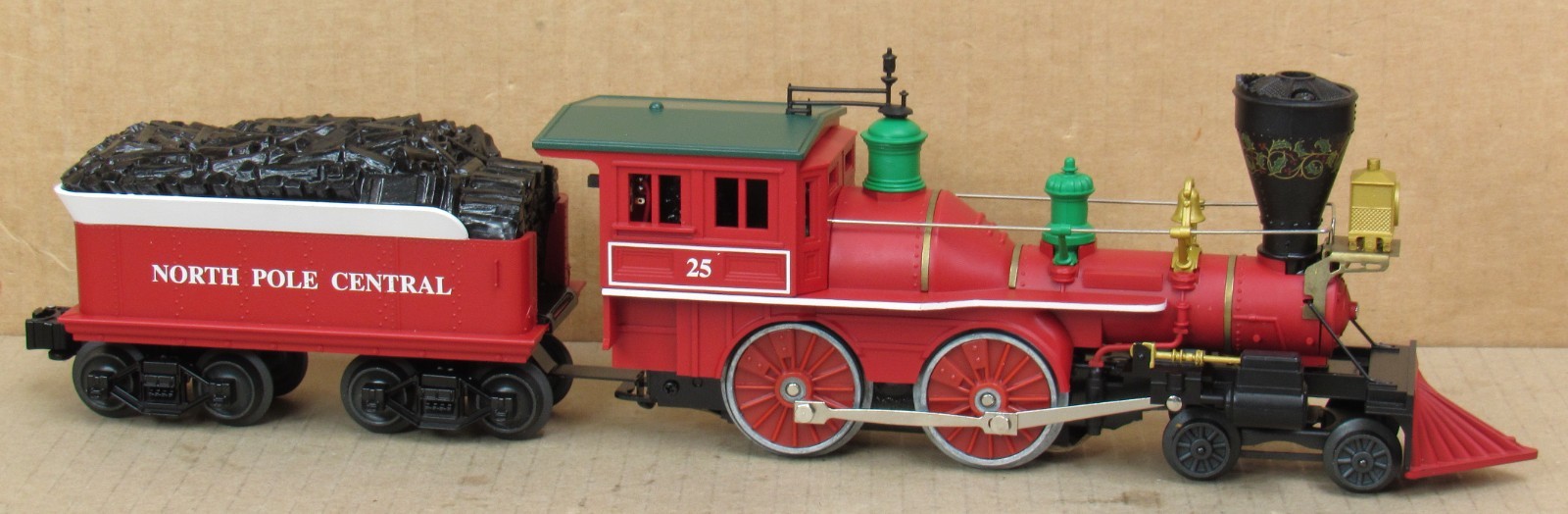 Lionel 18732 Christmas 4-4-0 “General” Steam Engine w/Smoke O-Gauge NOS *