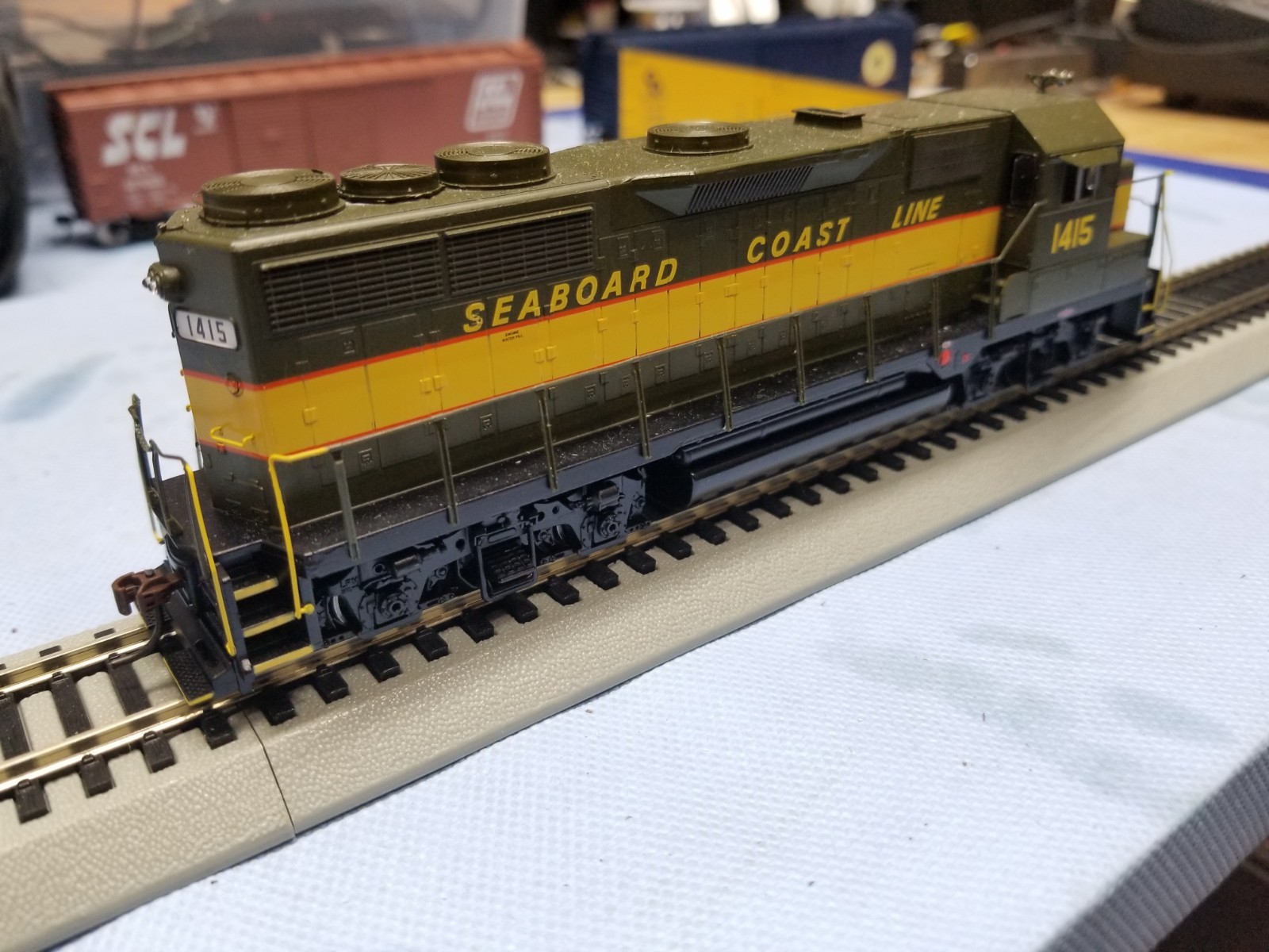 Athearn RTR HO GP35 Seaboard Coast Line #1415 Dcc Ready