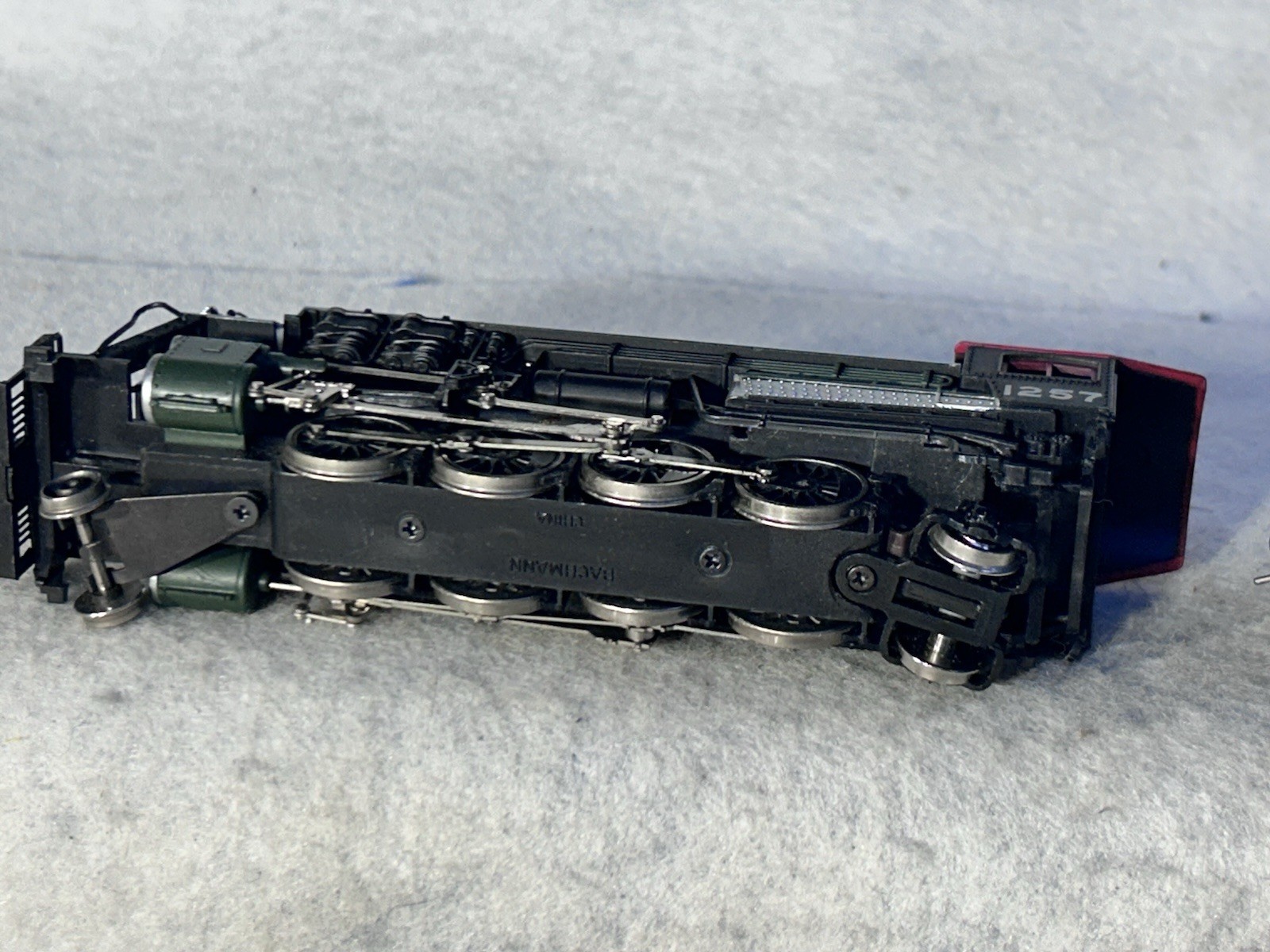 Beautiful Bachman Great Northern RR 2-8-2 Mikado Loco/Smoke HO