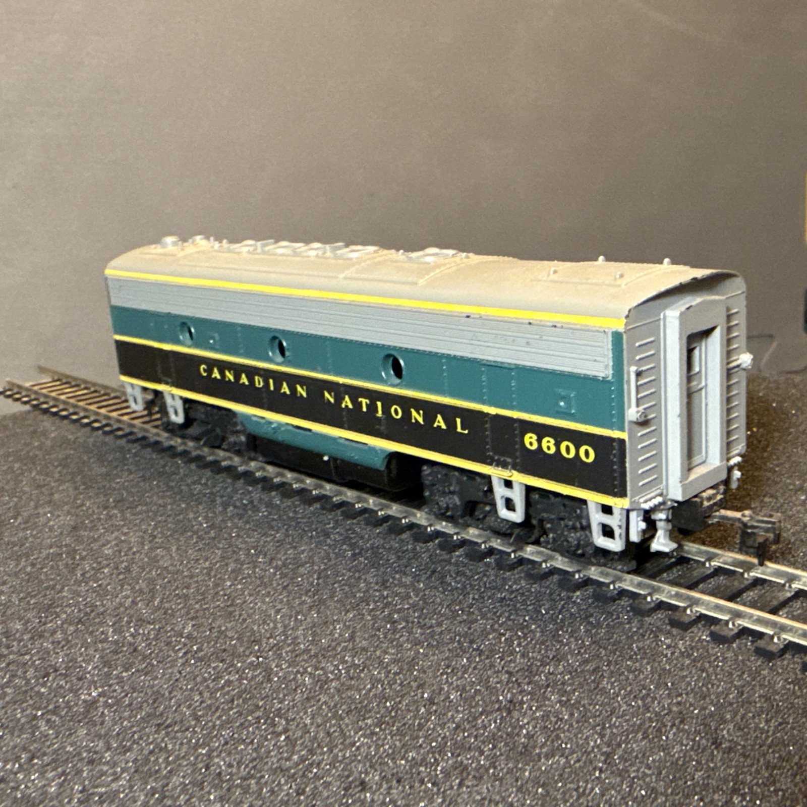 Athearn HO-Scale Canadian National 3225/3026 F7A/F7B/F7A Set