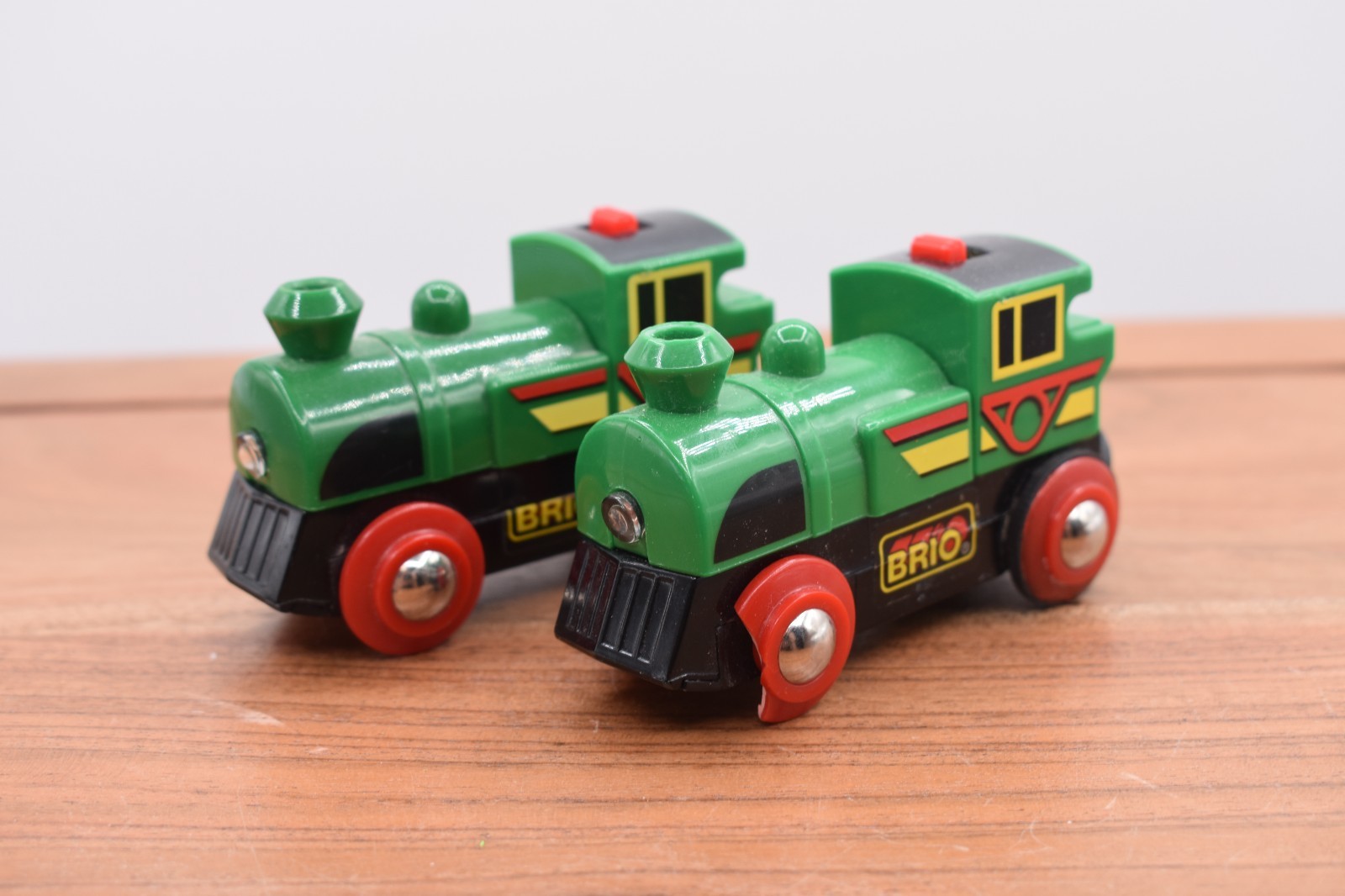 BRIO NOT WORKING FOR PARTS REPAIRS World Green Action Locomotive Battery Operate