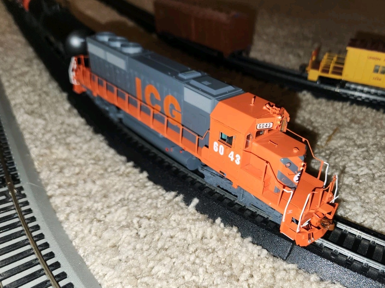 Scale Trains SXT38809 ICG SD40-2 6043 DCC Sound Illinois Central Gulf HO Scale