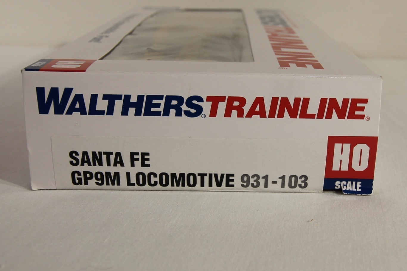 Walthers HO GP9M Santa Fe #2050 Classic Blue & Yellow – New/Original Packaging