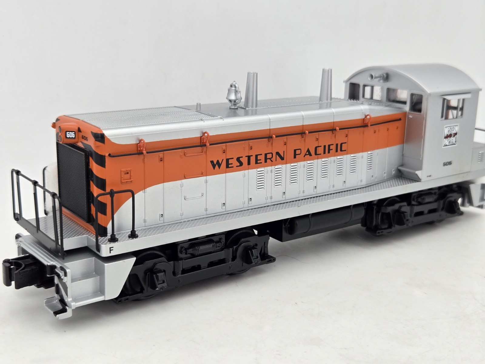 MTH 30-2366-1 Western Pacific SW-9 Switcher Diesel Engine – Proto 2 – VIDEO