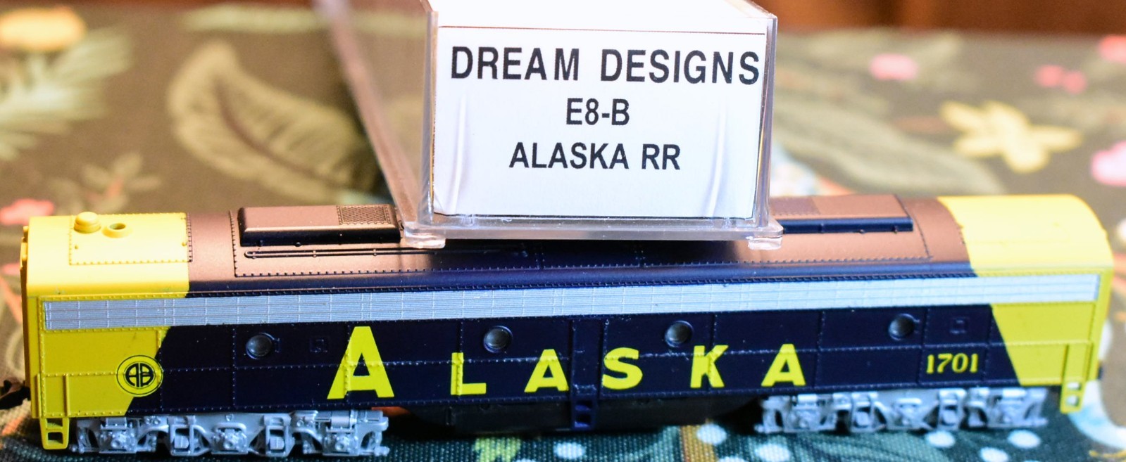 N Scale KATO Dream Designs Alaska Railroad F7 A/B Locomotives 1700 1701 EX