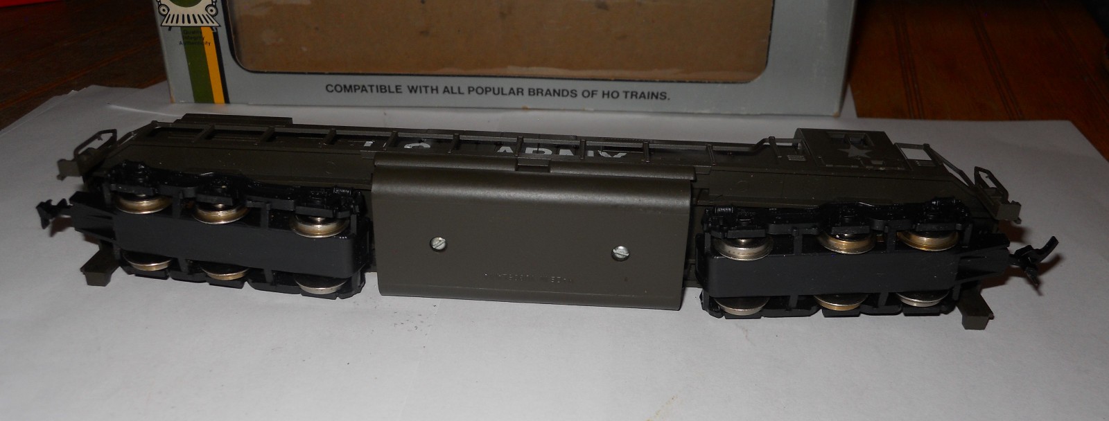 AHM ho U.S.ARMY DIESEL LOCOMOTIVE #89001 powered