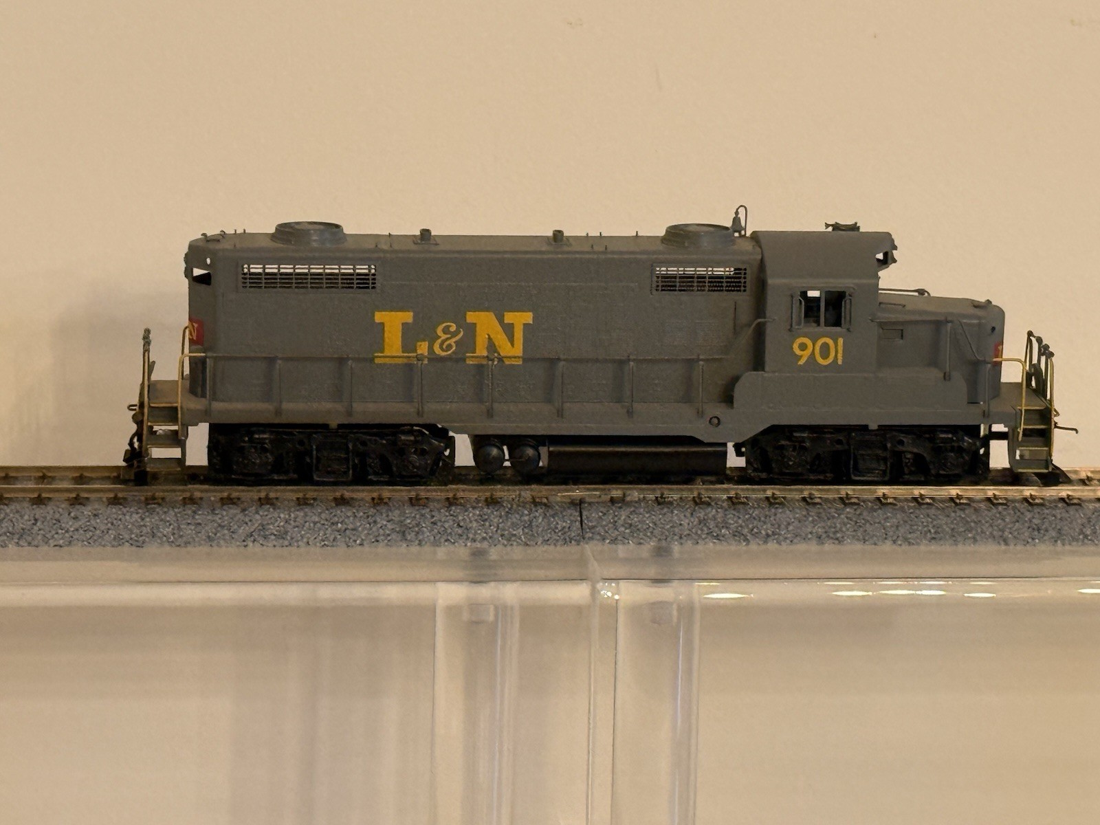 Oriental Limited HO Brass Factory Painted L&N GP-18 #901