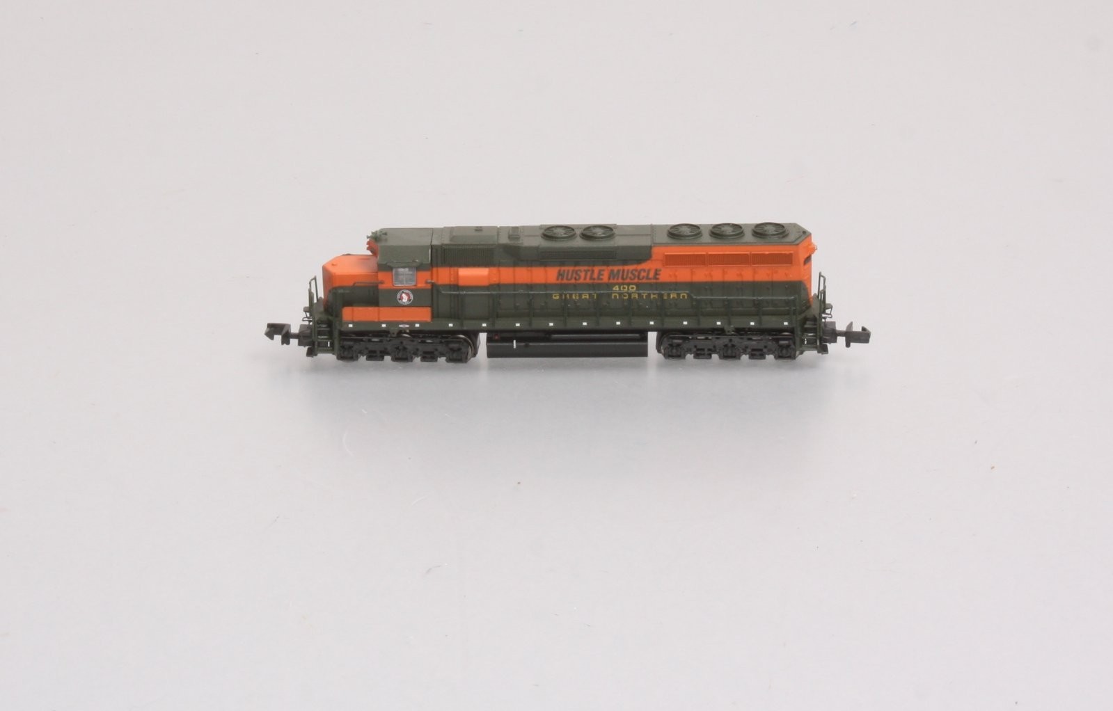 Spectrum 82752 N Great Northern “Hustle Muscle” GE EMD SD-45 Diesel Loco #400 LN