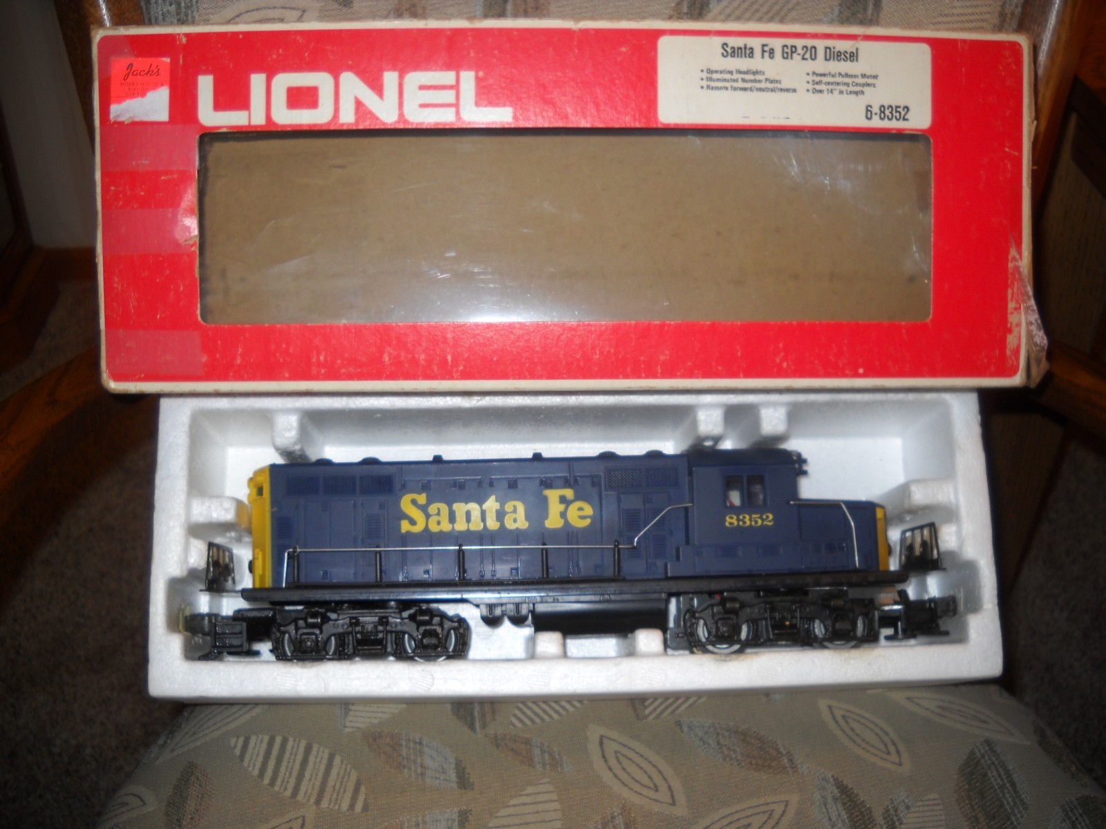 😎LIONEL-SANTA FE 6-8352-GP-20 POWERED DIESEL LOCOMOTIVE #8352 W/BOX😎