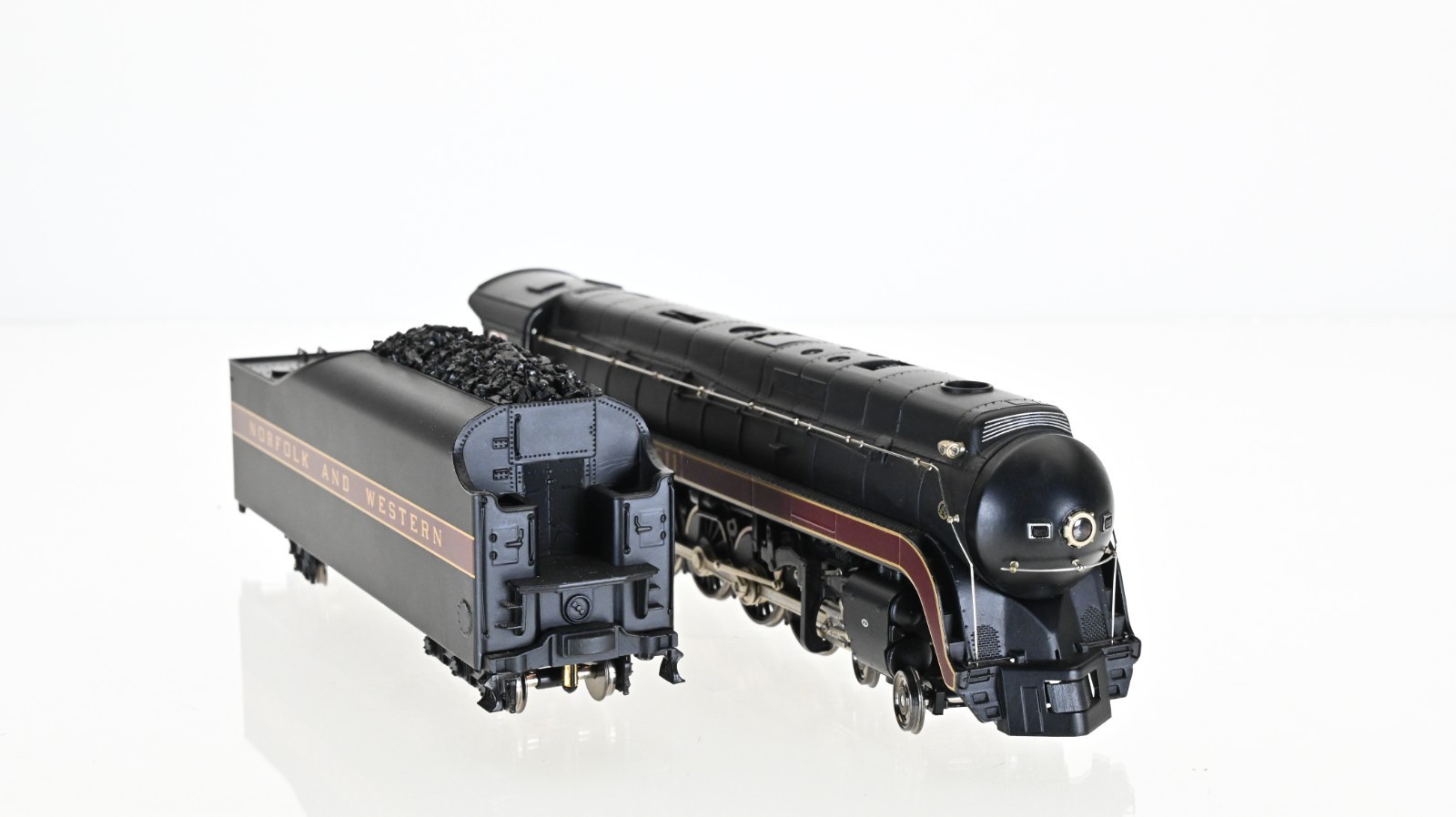 MTH 4-8-4 Class J Norfolk & Western 611 DCC w/Sound HO scale